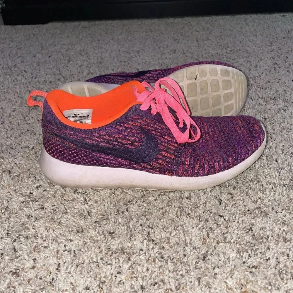 Nike Roshe One‎ Flyknit Shoes Womens 8.5 Purple Orange 704927-803 Running